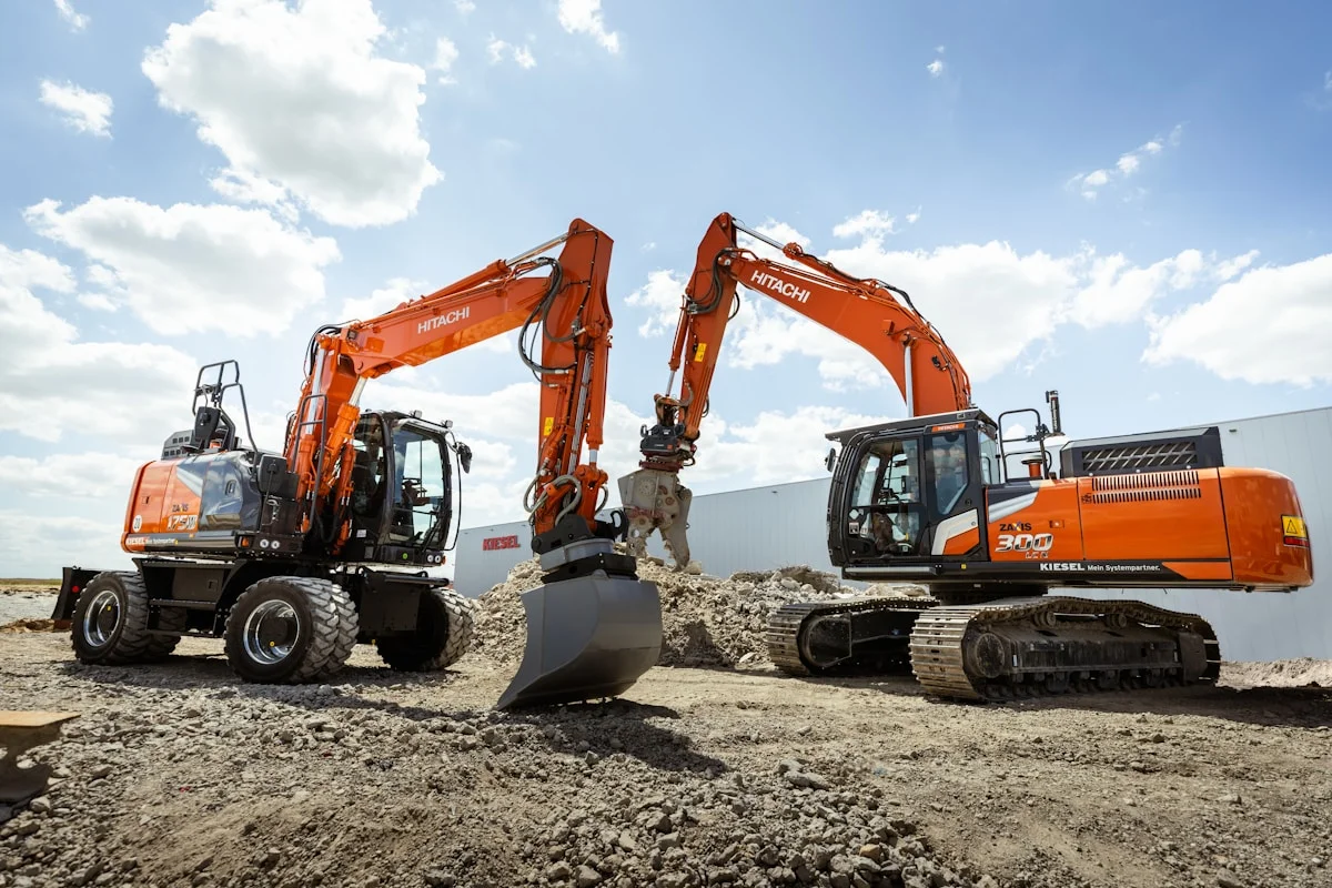 Baumaschinen und Tiefbau-Ausrüstung